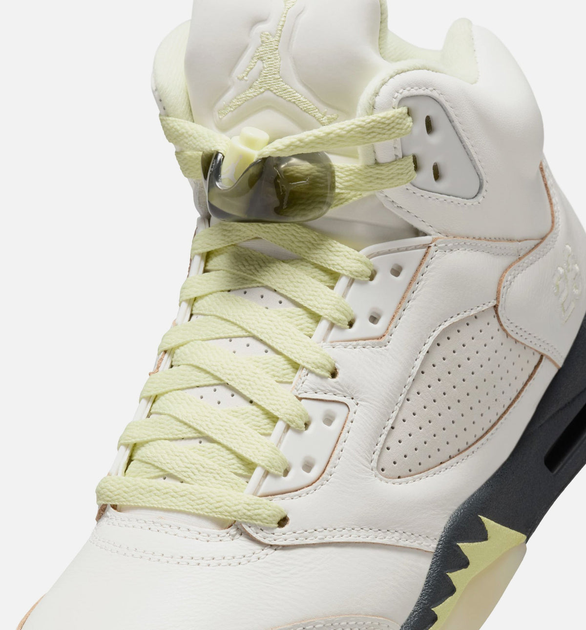 Air Jordan 5 Retro “Luminous Green and Sail” 女款休闲鞋