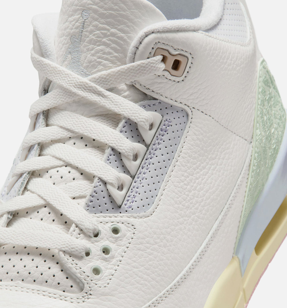 Air Jordan 3 Retro “Sail and Jade Aura” 男士休闲鞋