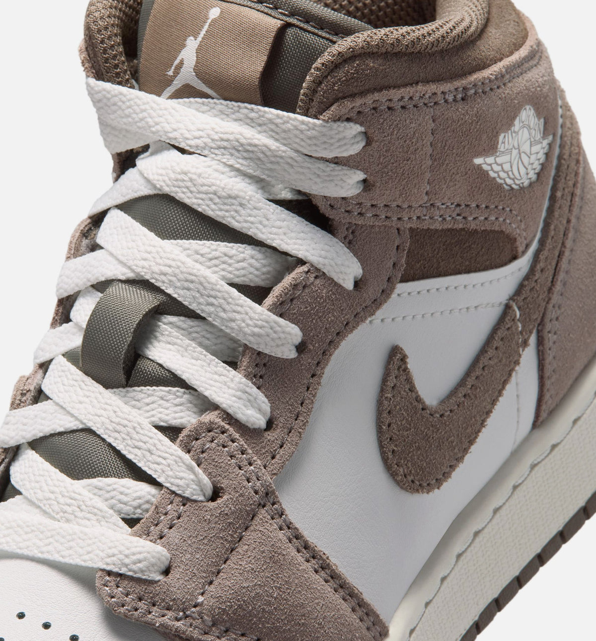 Air Jordan 1 Mid “Enigma Stone” 大童休闲鞋