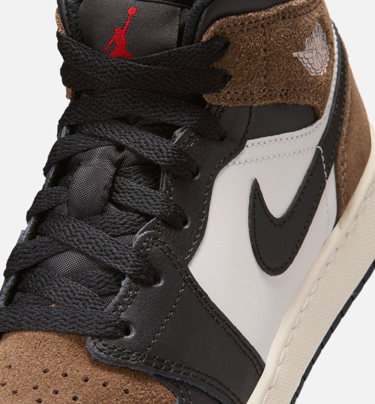 Air Jordan 1 Mid “Black/University Red” 大童休闲鞋
