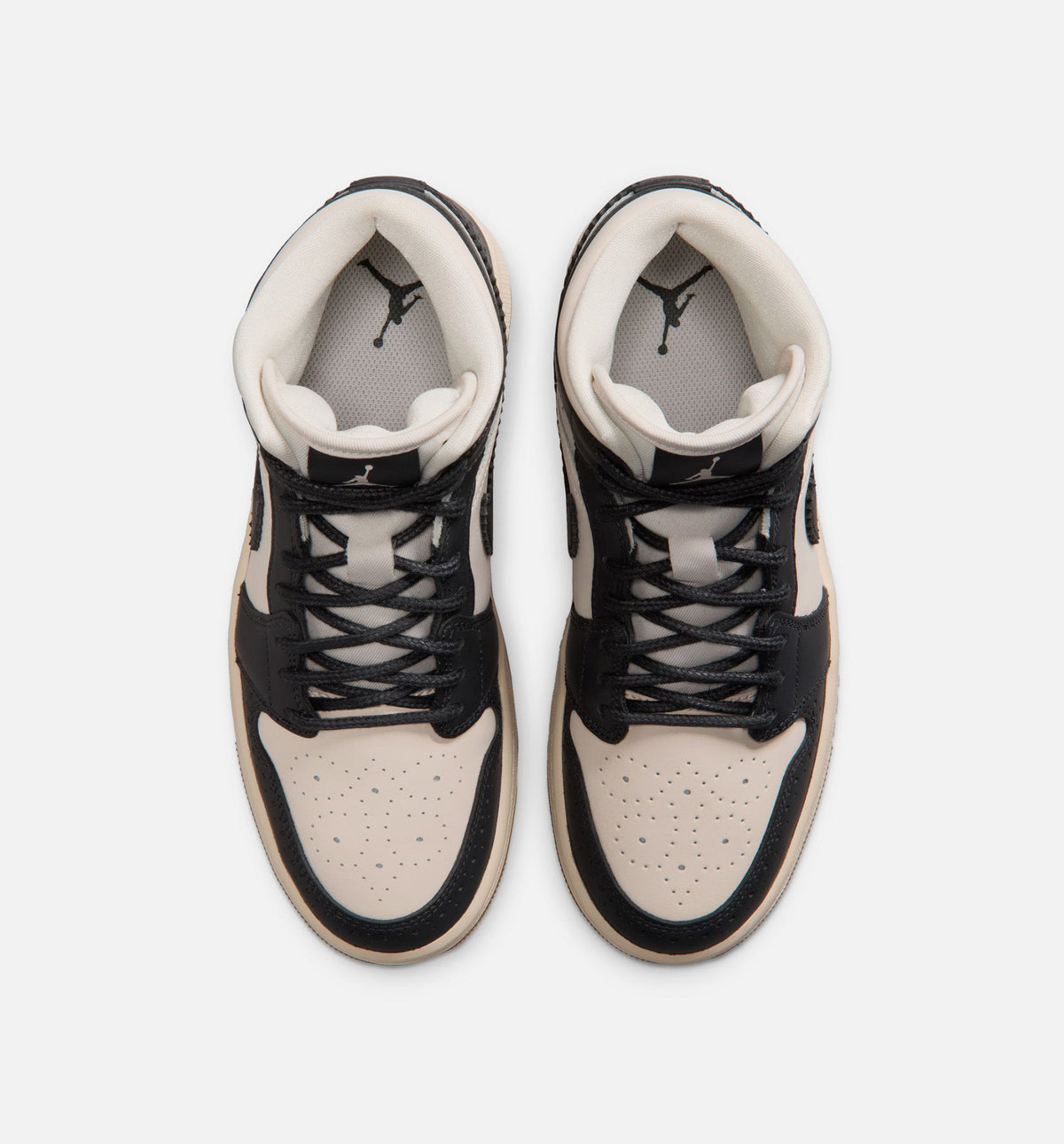 Air Jordan 1 Mid SE “Off-Noir Chalk Pearl White” 女士休闲鞋