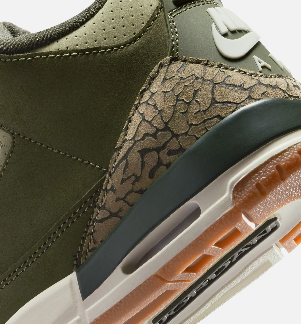 Air Jordan 3 Retro “Medium Olive” 大童休闲鞋 (GS)