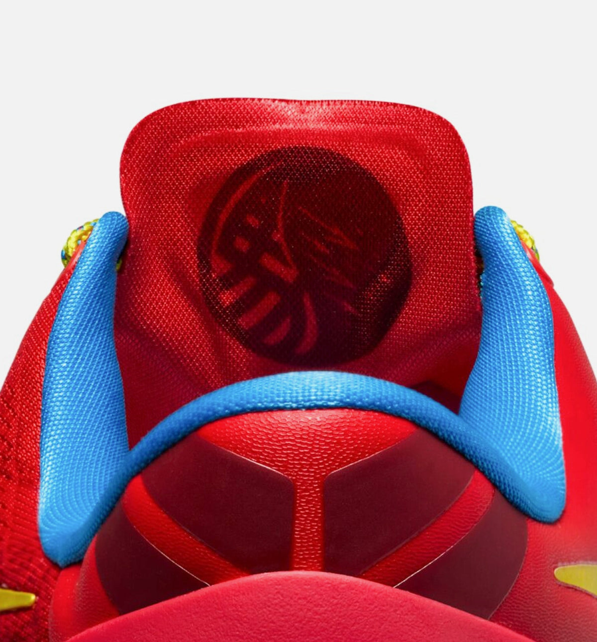 Kobe 8 Protro “Year of the Horse” 男款休闲鞋
