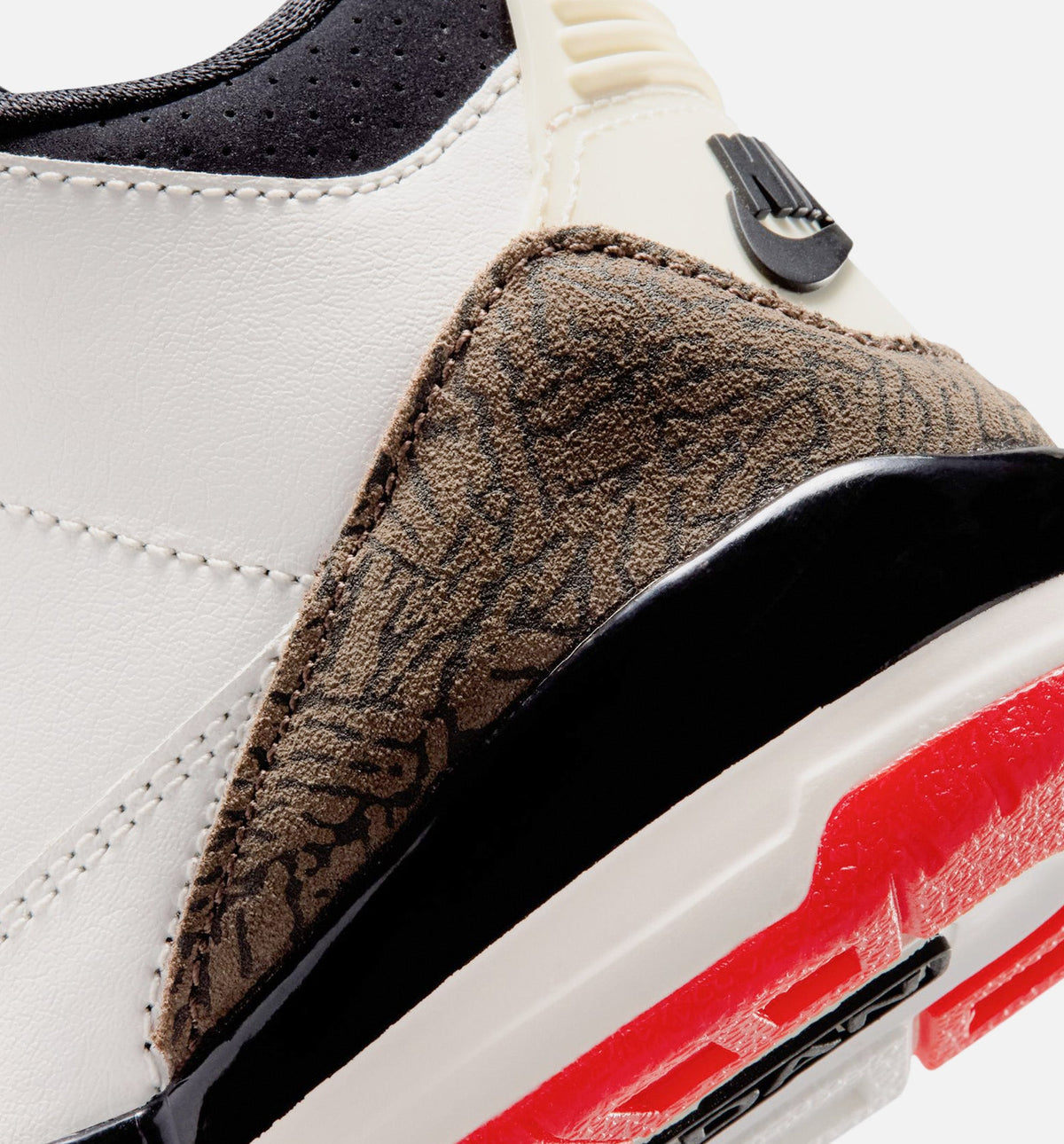 Air Jordan 3 Retro “Sail and University Red” 幼童休闲鞋 (PS)