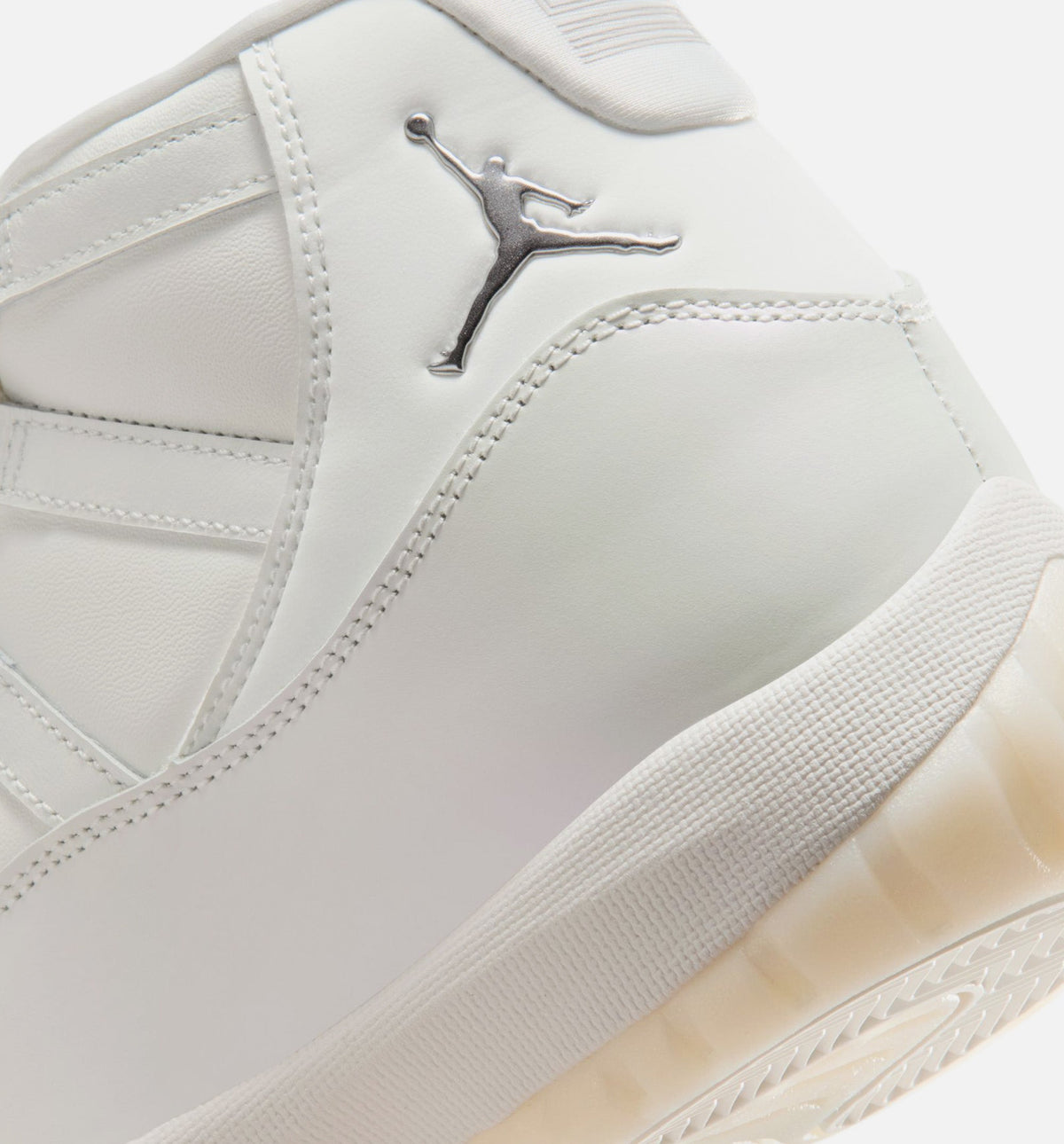 Air Jordan 11 Retro “Pearl” 女款休闲鞋