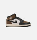 Air Jordan 1 Mid “Black/University Red” 大童休闲鞋