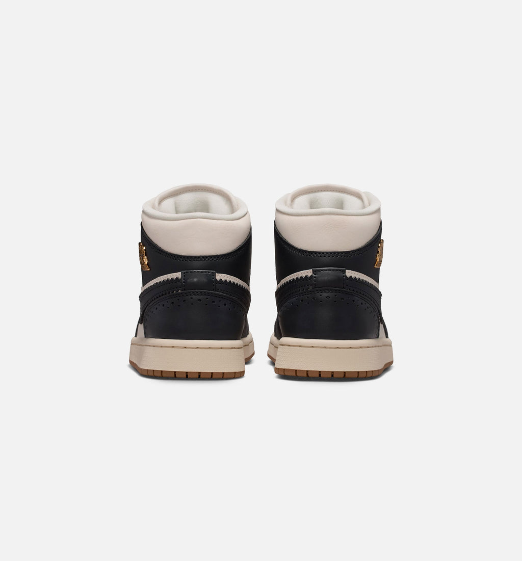 Air Jordan 1 Mid SE “Off-Noir Chalk Pearl White” 女士休闲鞋