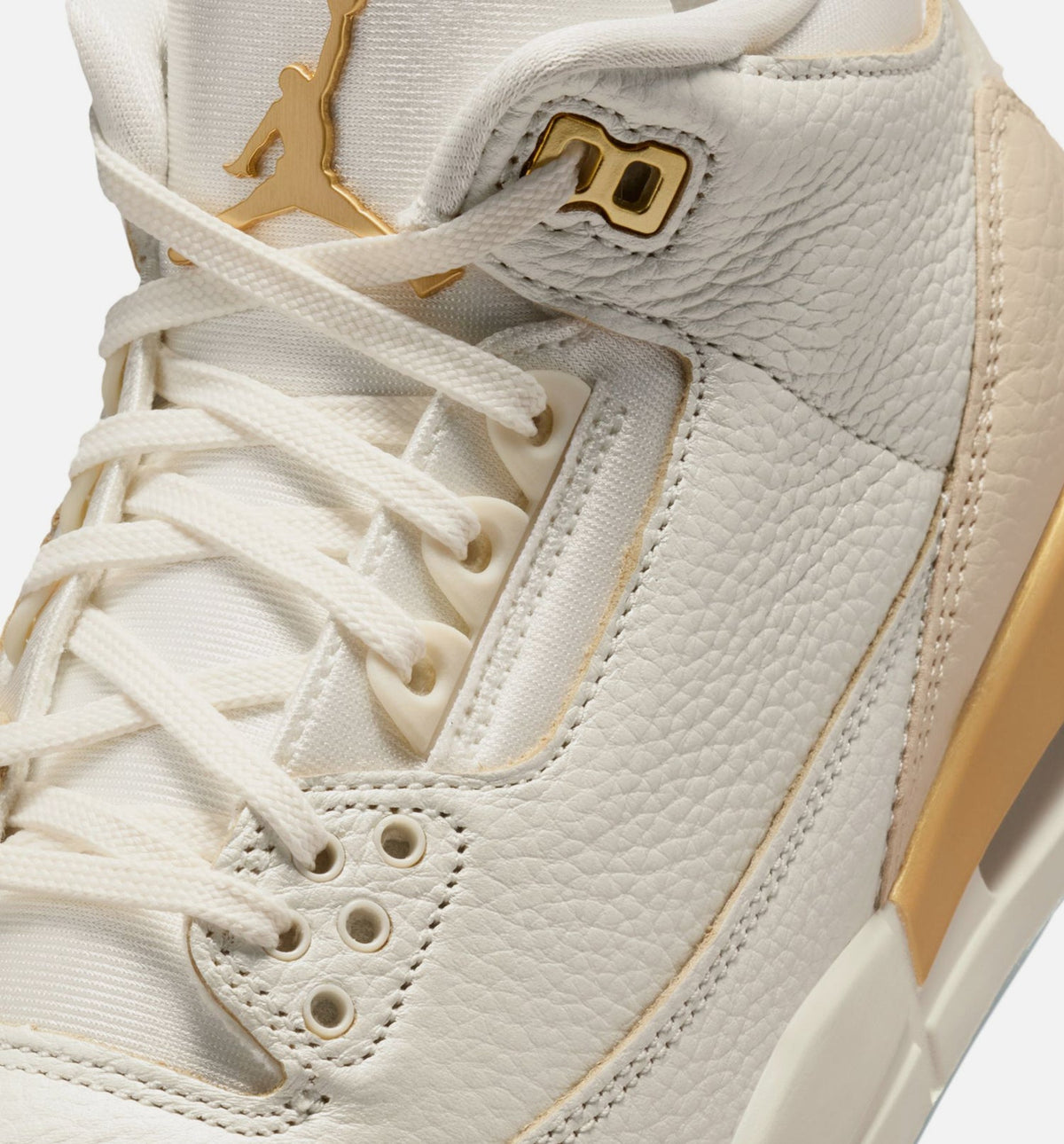 Air Jordan 3 Retro Women's Lifestyle Shoe - Sail / Team Gold / Pale Ivory / Metallic Gold / Ice